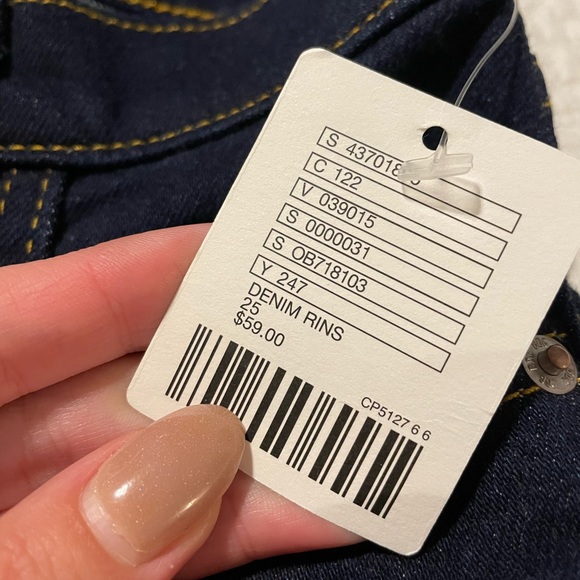 BDG Girlfriend high-rise skinny jeans. Denim rinse color. - Picture 3 of 3